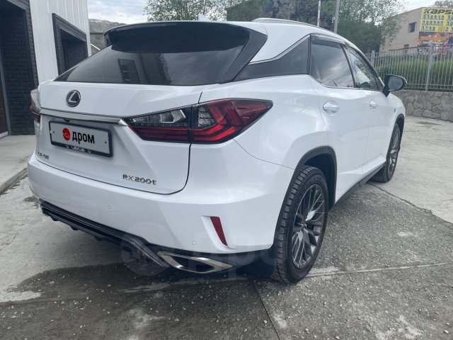 Lexus RX200T 4