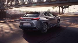 LEXUS UX 8