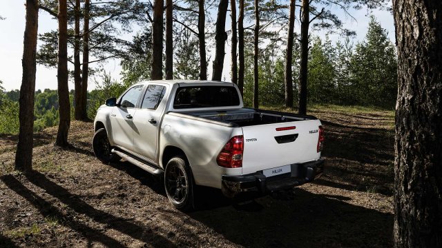 Toyota Hilux 13