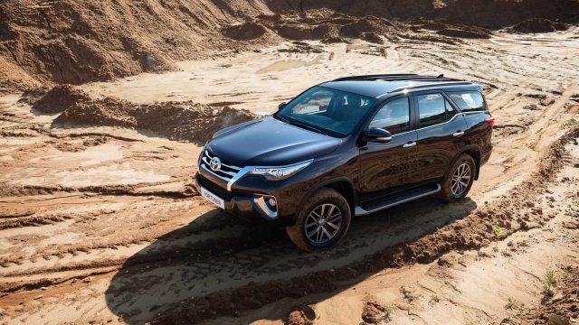 Toyota Fortuner 11