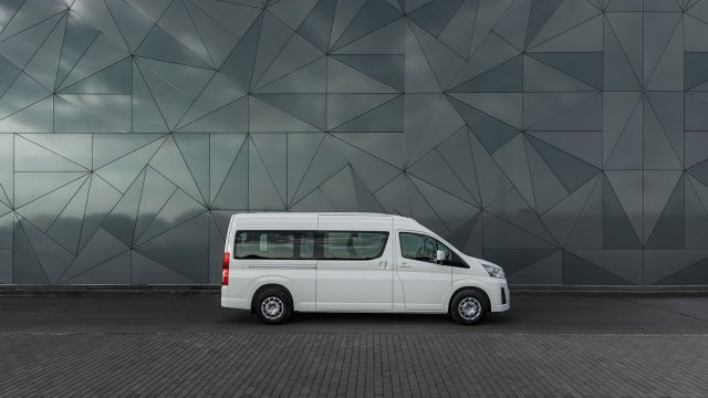 Toyota Hiace 8