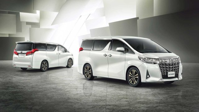 Toyota Alphard 4