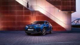 LEXUS UX 6