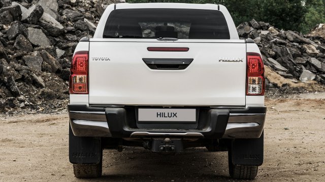 Toyota Hilux 9